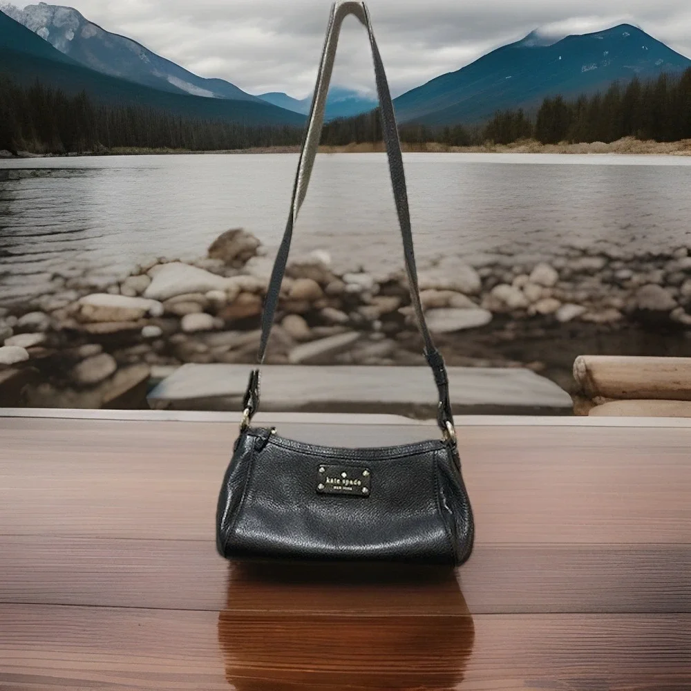 Kate Spade‎ 90's Y2K Style Black Leather Crossbody Zip Bag 11.5
